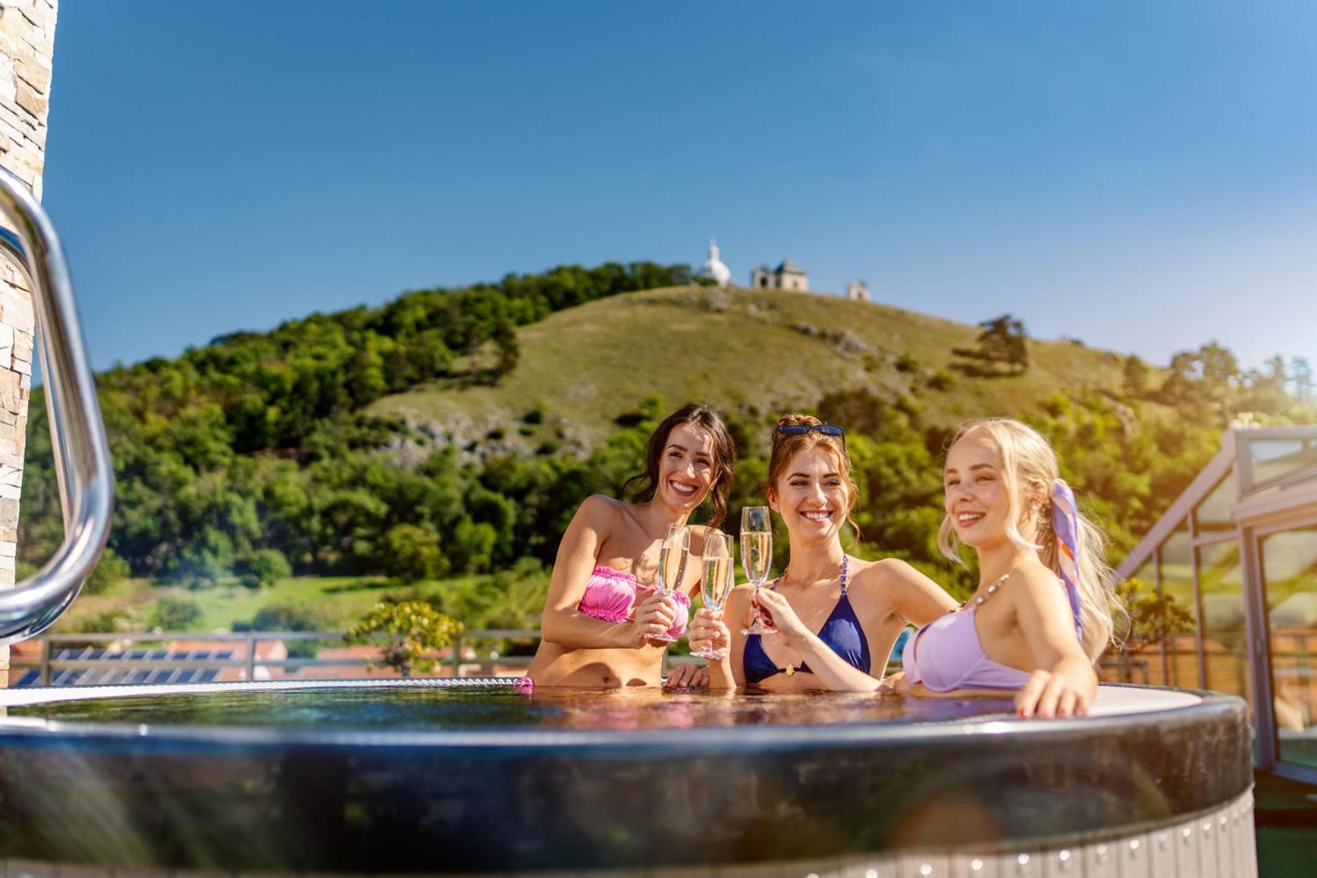 Hotel Galant Mikulov Exterior photo