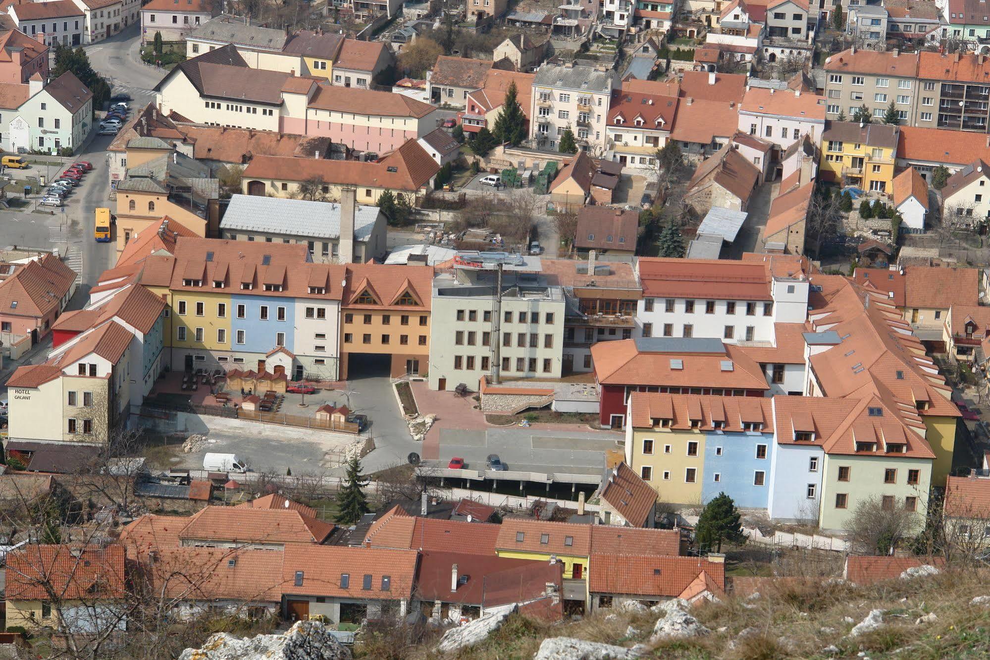 Hotel Galant Mikulov Exterior photo